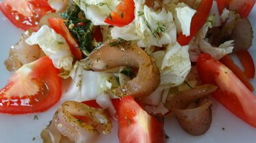 Рецепт Салат овощной с вяленой куриной грудкой