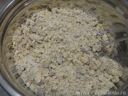 Приготовление рецепта Яблоки с творожным сыром, мёдом и мюслями шаг 3