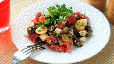 Салат с баклажанами и брынзой